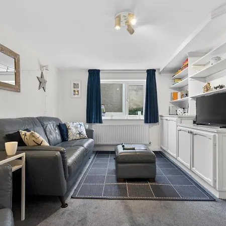 2 Bed In Oc-w793 Whitby