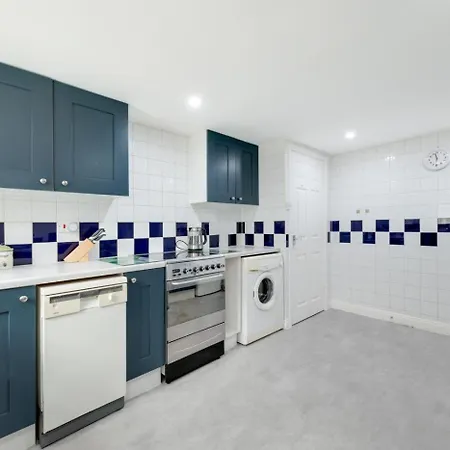 بيت للعطل 2 Bed In Oc-w793 *