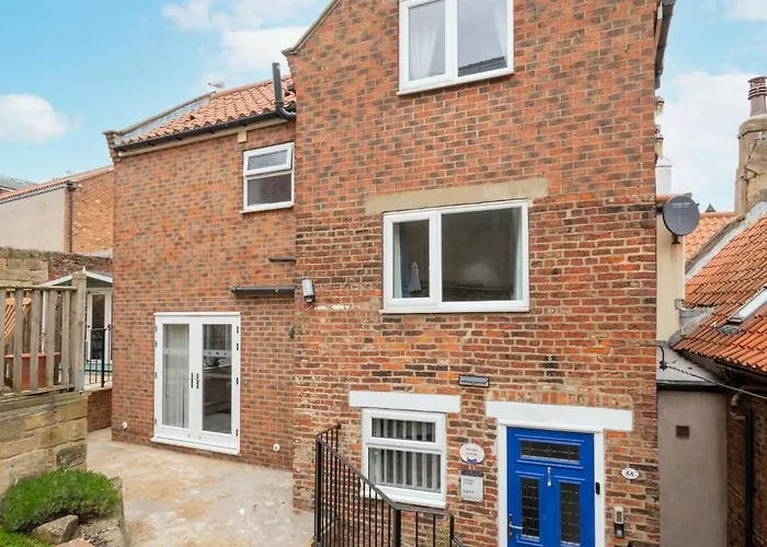 2 Bed In Oc-w793 * Whitby